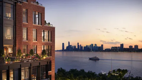 $4,050,000 | 555 West 22nd Street, Unit 4CE | Chelsea