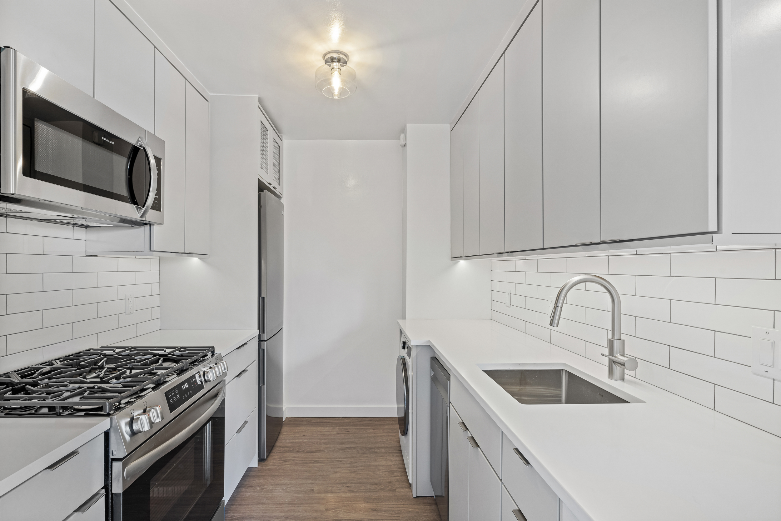 166 East 61st Street, Unit 18E Manhattan, NY 10065 - Photo 3 of 11 Gallery Image 3