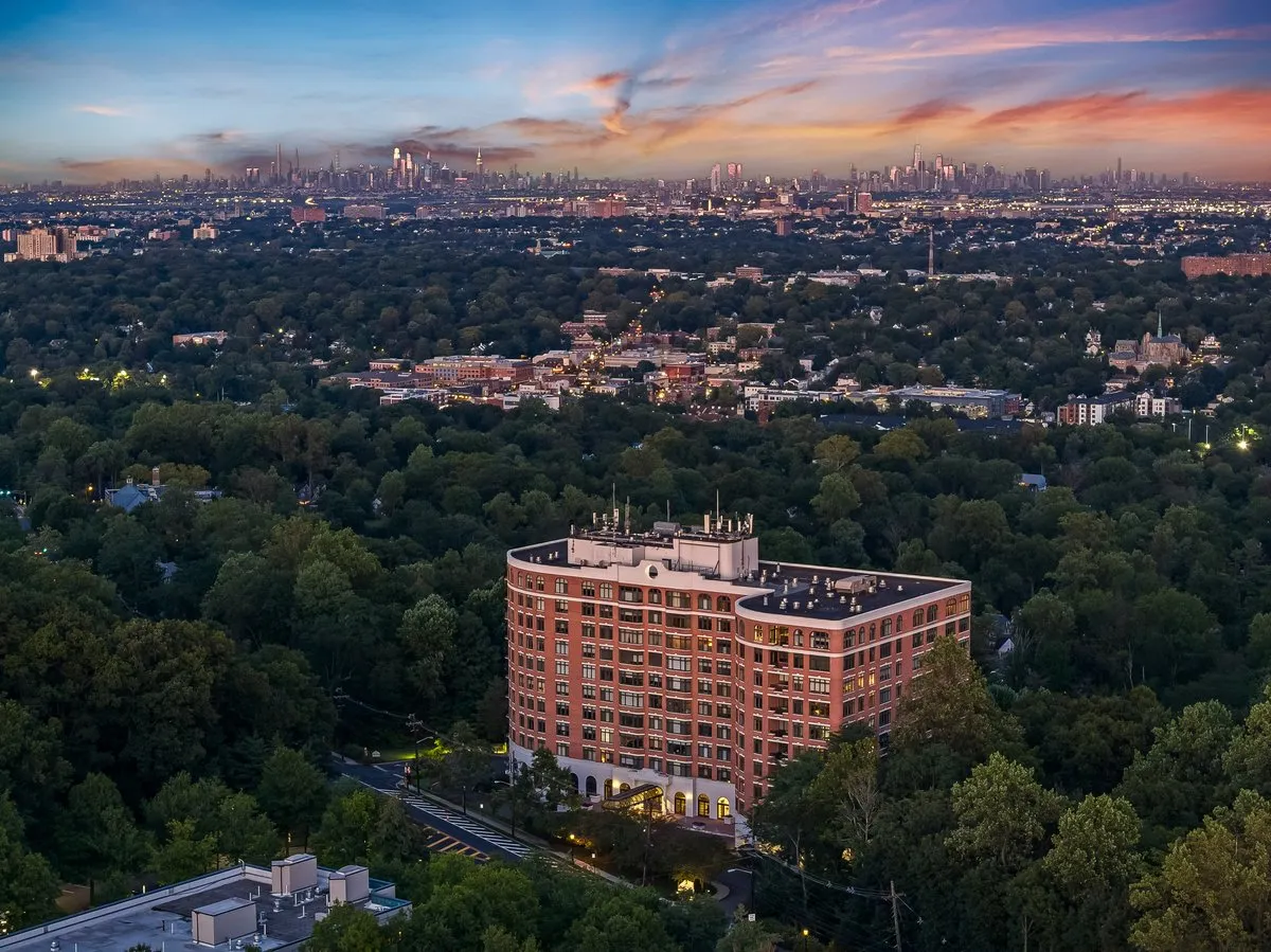 $694,000 | 616 South Orange Avenue, Unit Skyhouse 4, Maplewood, NJ 07040