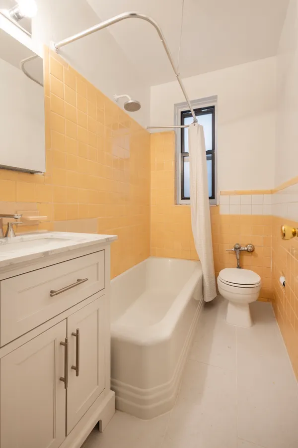 $375,000 | 303 East 37th Street, Unit 3A | Murray Hill