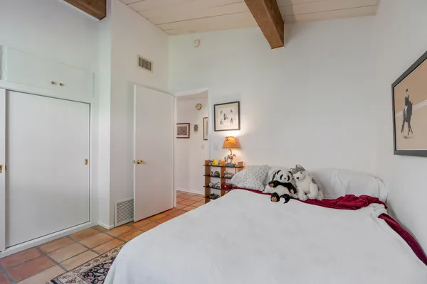 $2,399,000 | 913 Chattanooga Avenue, Pacific Palisades, CA 90272