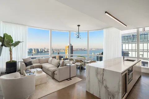 $6,790,000 | 111 Murray Street, Unit 35W | TriBeCa