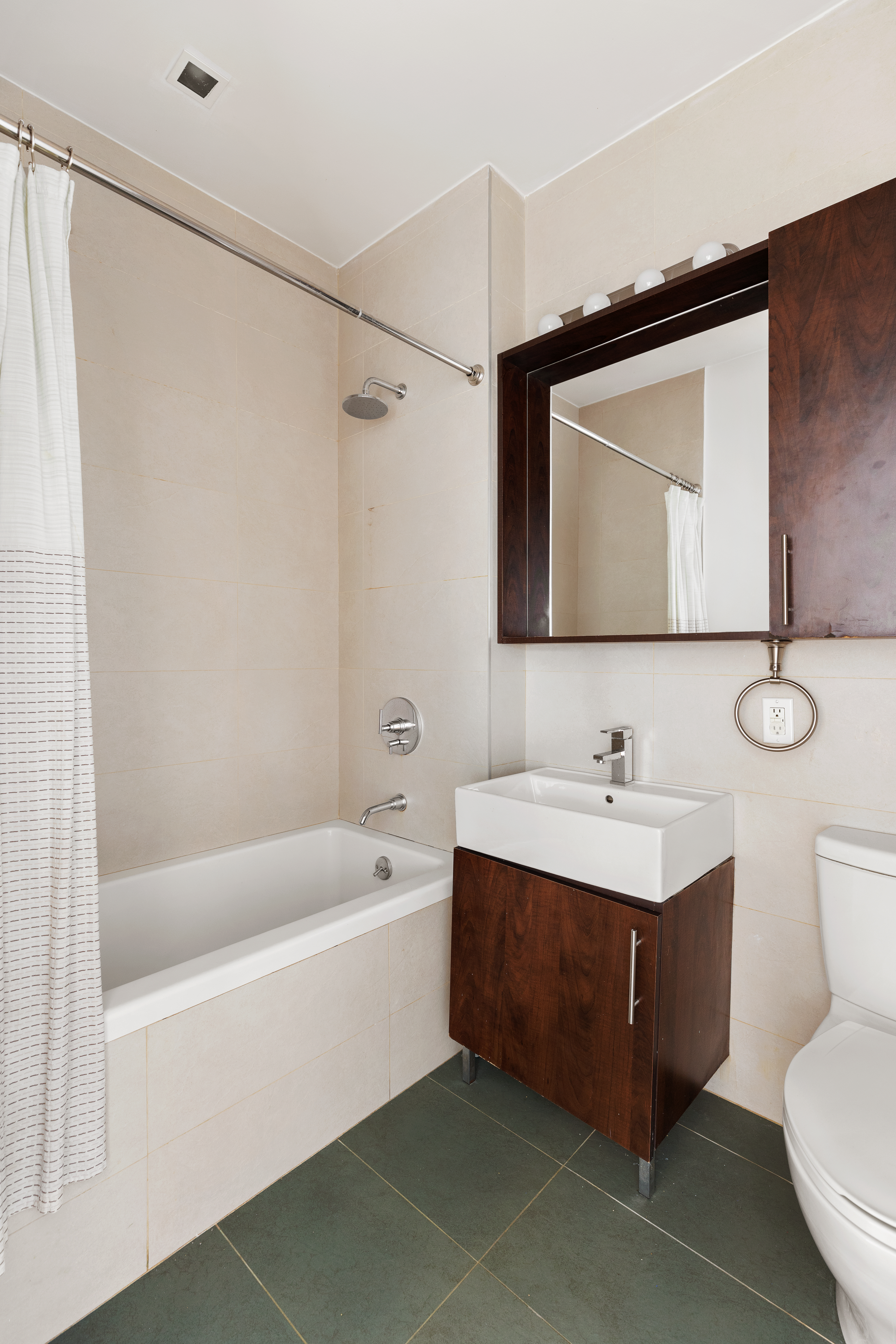 111 Monroe Street, Unit 2E Brooklyn, NY 11216 - Photo 7 of 12