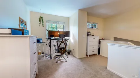 $695,000 | 1678 Creekview Court, Petaluma, CA 94954