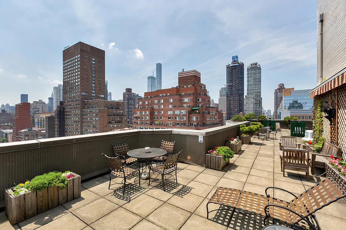 401 East 65th Street, Unit 9C Manhattan, NY 10065 - Photo 7 of 10