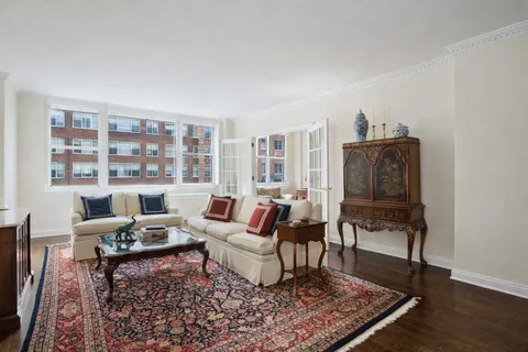 $625,000 | 175 East 62nd Street, Unit 14B | Lenox Hill