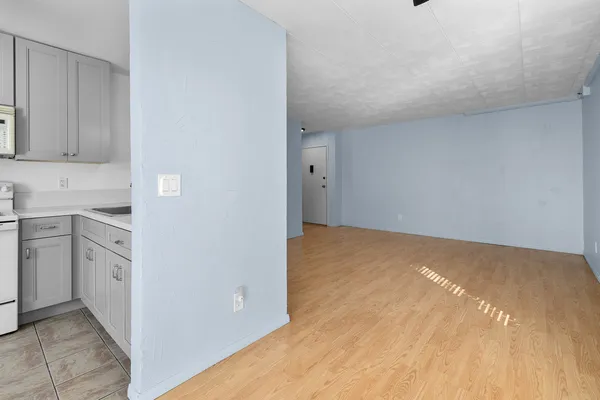 $375,000 | 7506 Parkway Drive, Unit 201, La Mesa, CA 91942