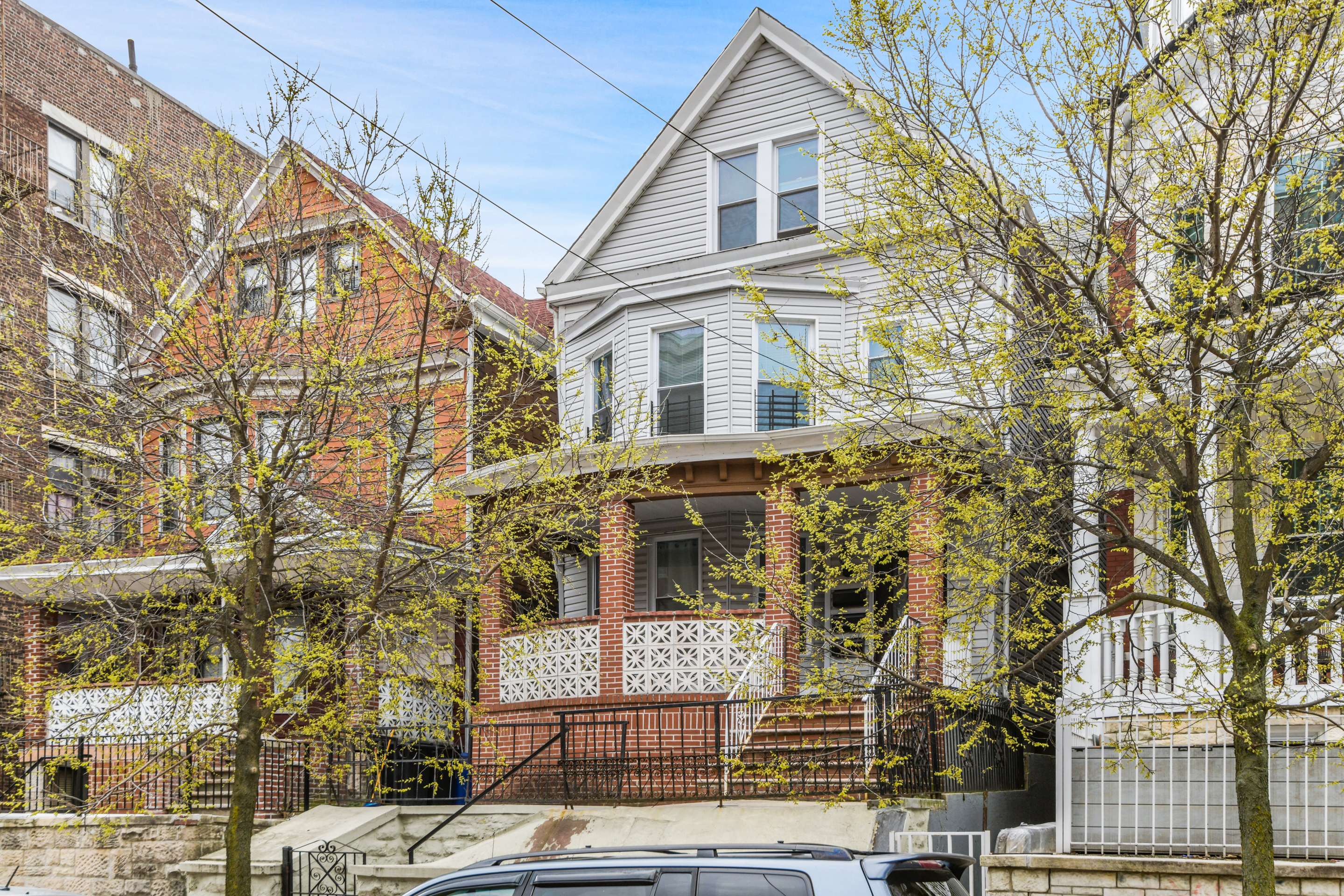 332 East 198th Street, Unit 2 Bronx, NY 10458 - Photo 9 of 10 front view of a building