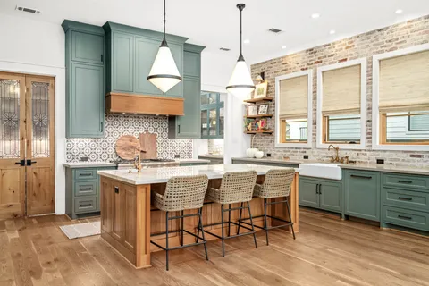 $2,300,000 | 3758 Drummond Street, Houston, TX 77025