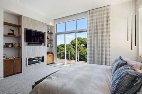 Contact Agent | 19 Toyon Lane, Sausalito, CA 94965