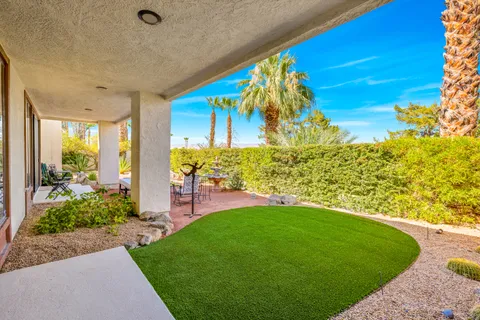 $1,235,000 | 5 Vista Loma Drive, Rancho Mirage, CA 92270