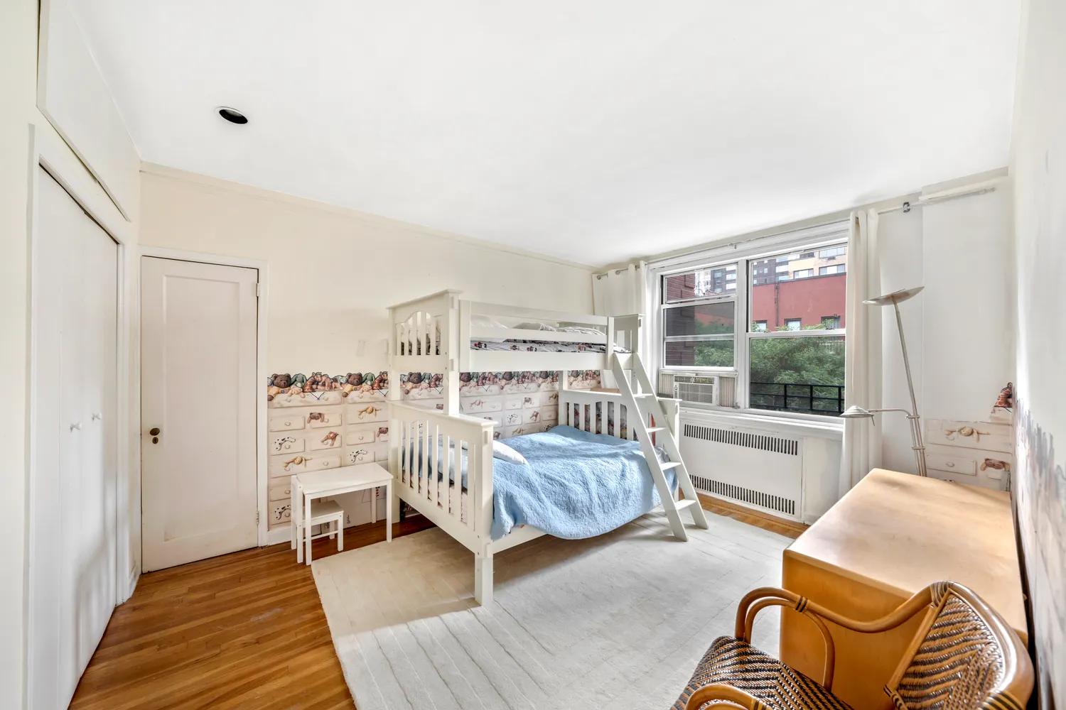 $649,000 | 310 West 55th Street, Unit 5G | Hell's Kitchen