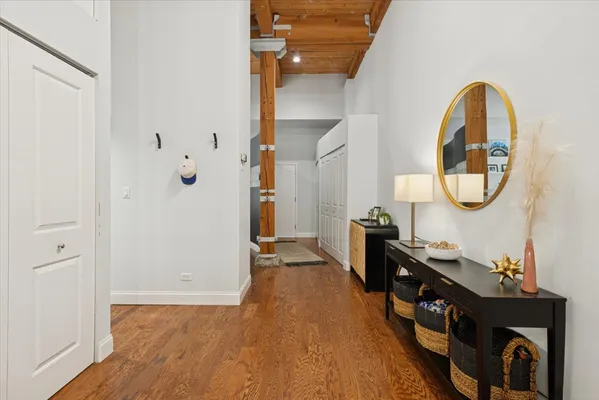 $395,000 | 2804 North Lakewood Avenue, Unit 103, Chicago, IL 60657