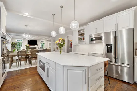 $2,850,000 | 8610 Hartsdale Avenue, Bethesda, MD 20817