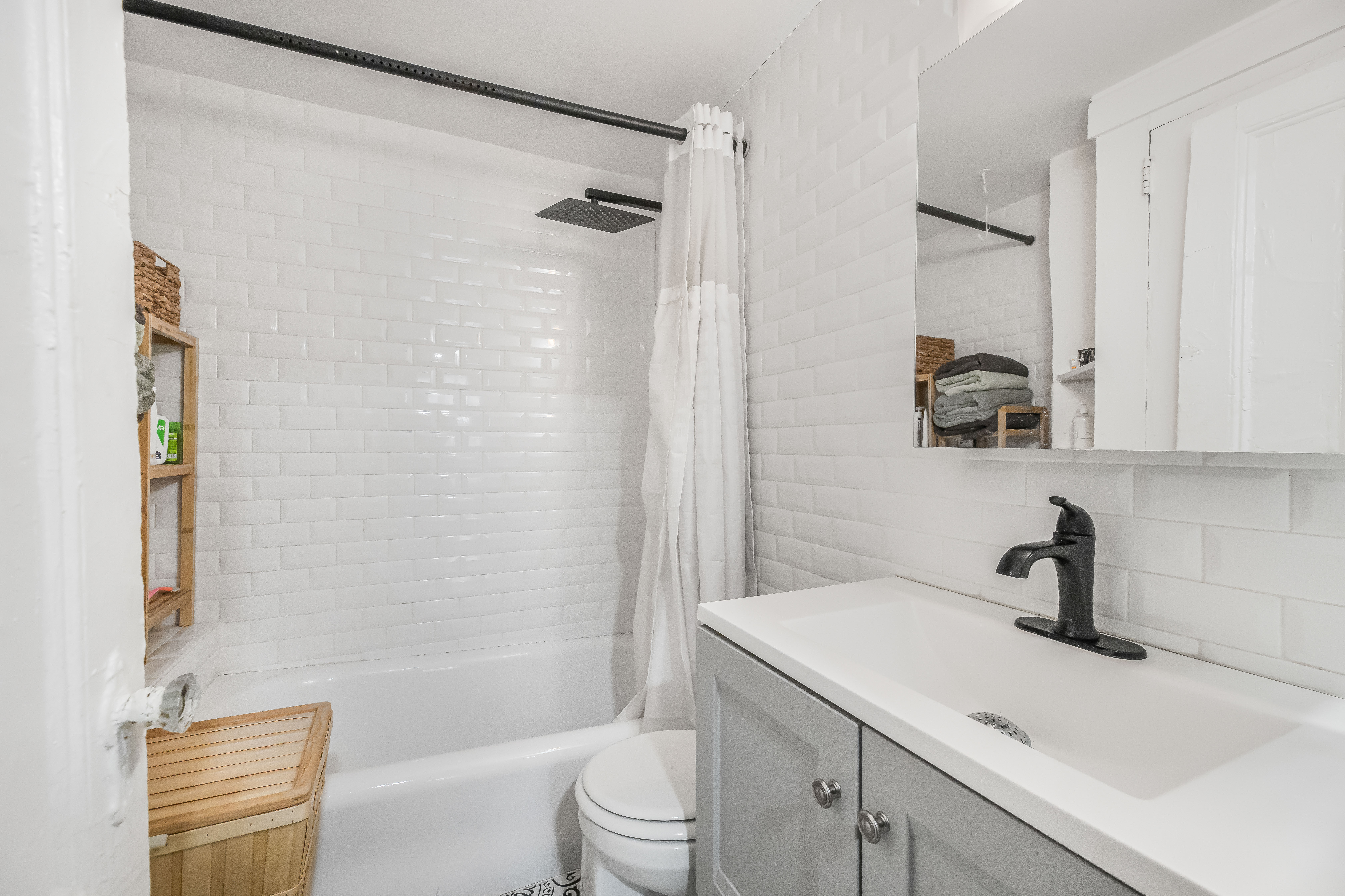 5 Charles Street, Unit 1F Manhattan, NY 10014 - Photo 3 of 5