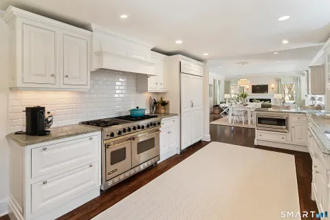 $2,995,000 | 9 Point O Woods Road South, Darien, CT 06820