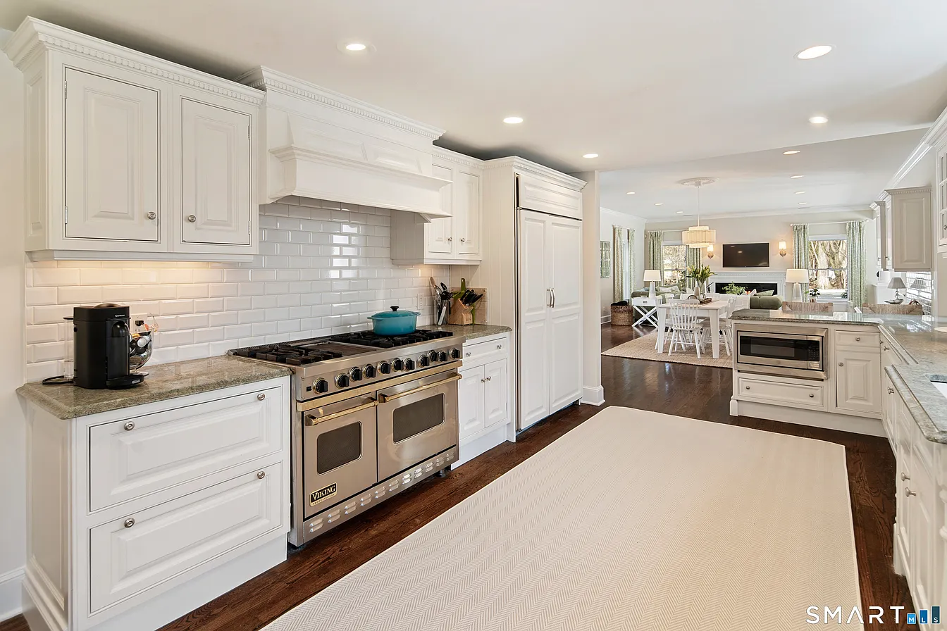 9 Point O Woods Road South Darien, CT 06820 - Photo 12 of 39