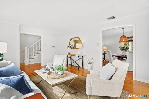 $1,999,000 | 2 Red Rose Circle, Darien, CT 06820