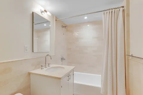 $2,390,000 | 200 East 66th Street, Unit D201 | Lenox Hill