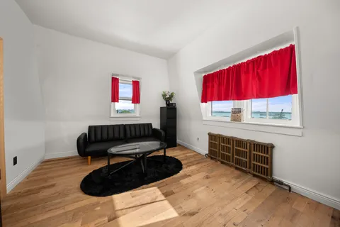 $1,150,000 | 351 St Pauls Avenue | Stapleton