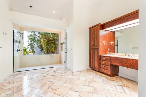 $2,400,000 | 8414 Poinciana Place, Unit 30, Vero Beach, FL 32963