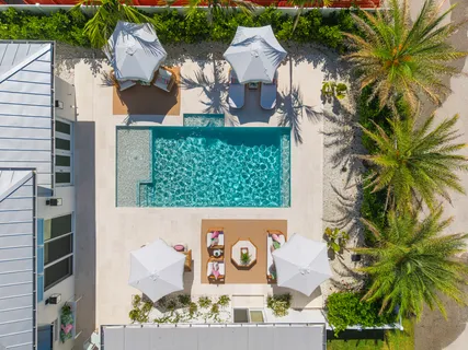 $5,900,000 | 757 Broad Court South, Naples, FL 34102