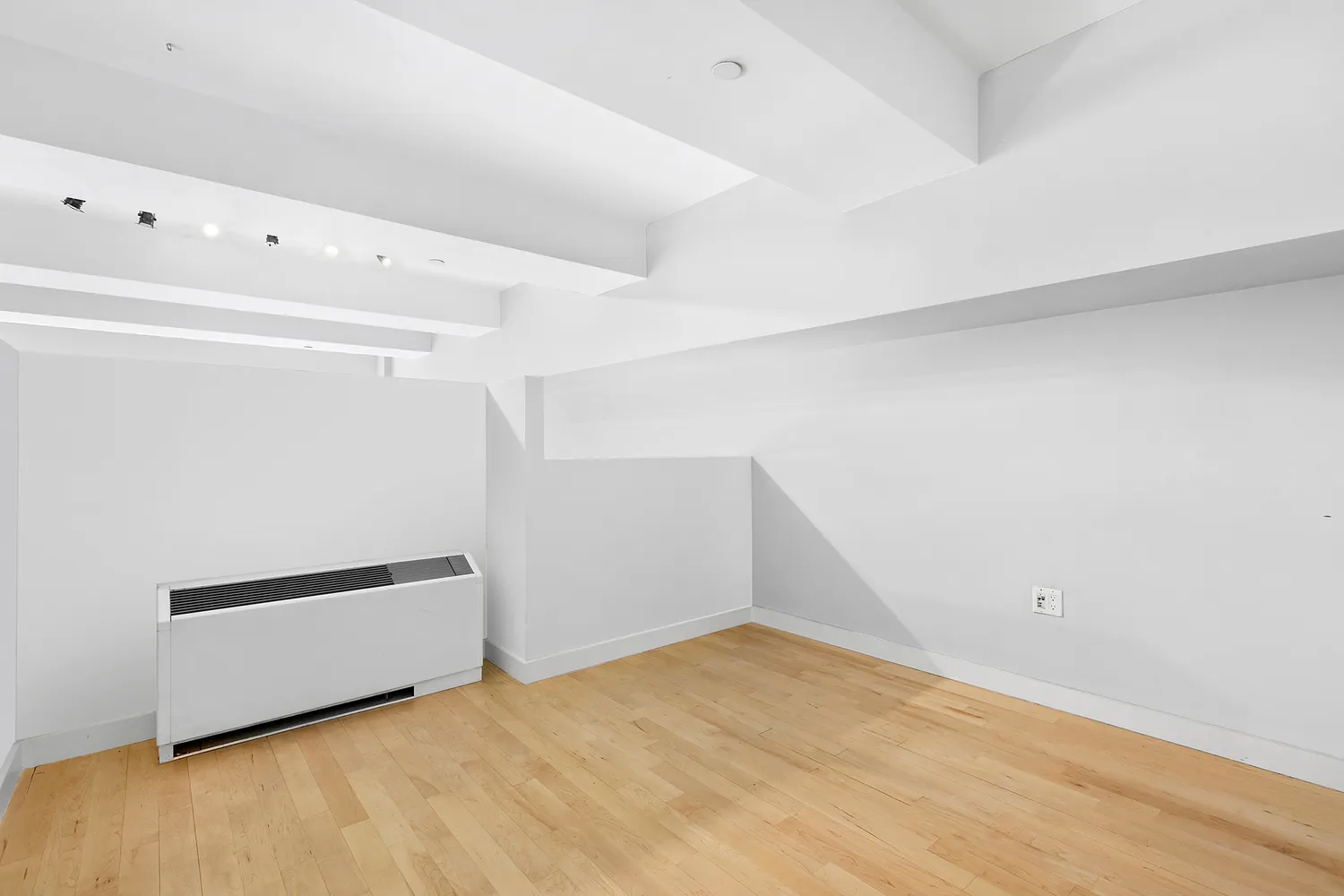 $7,000 | 15 Broad Street, Unit 2826 | Financial District