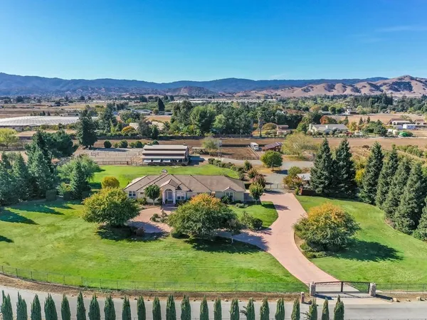 $3,188,000 | 10531 Korn Lane, Gilroy, CA 95020