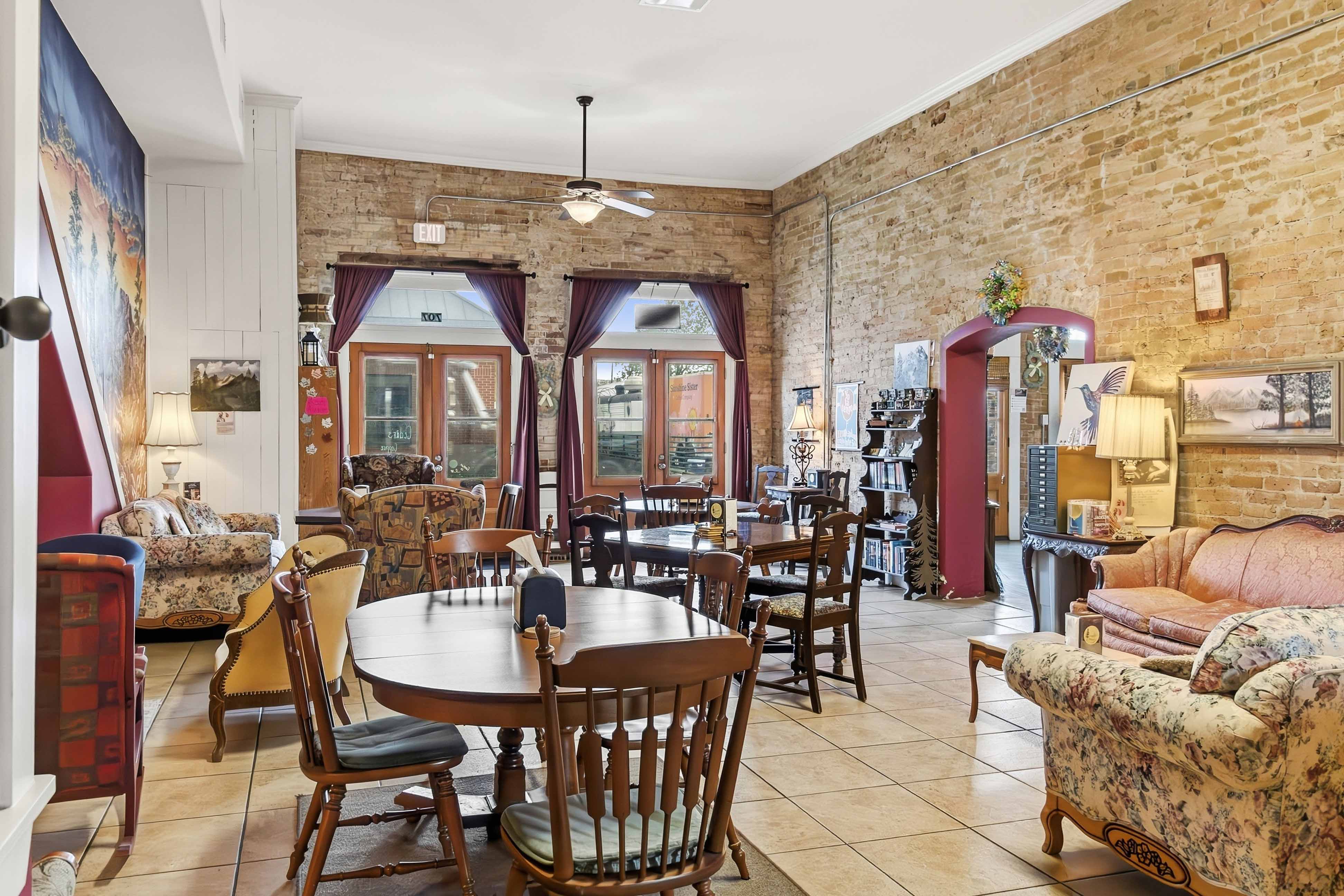 709 Chestnut Street Bastrop, TX 78602 - Photo 23 of 45 a view of a dining room with furniture