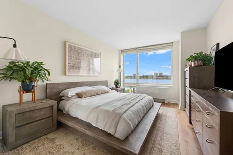 $1,795,000 | 100 Riverside Boulevard, Unit 7G | Upper West Side