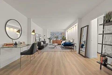 $999,000 | 400 East 54th Street, Unit 8A | Sutton Place