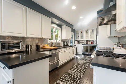 $2,599,000 | 1903 Preuss Road, Los Angeles, CA 90034