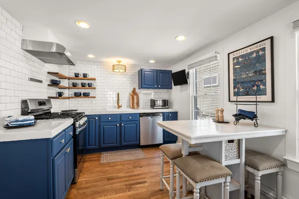 $725,000 | 7 Moreland Avenue, Hull, MA 02045