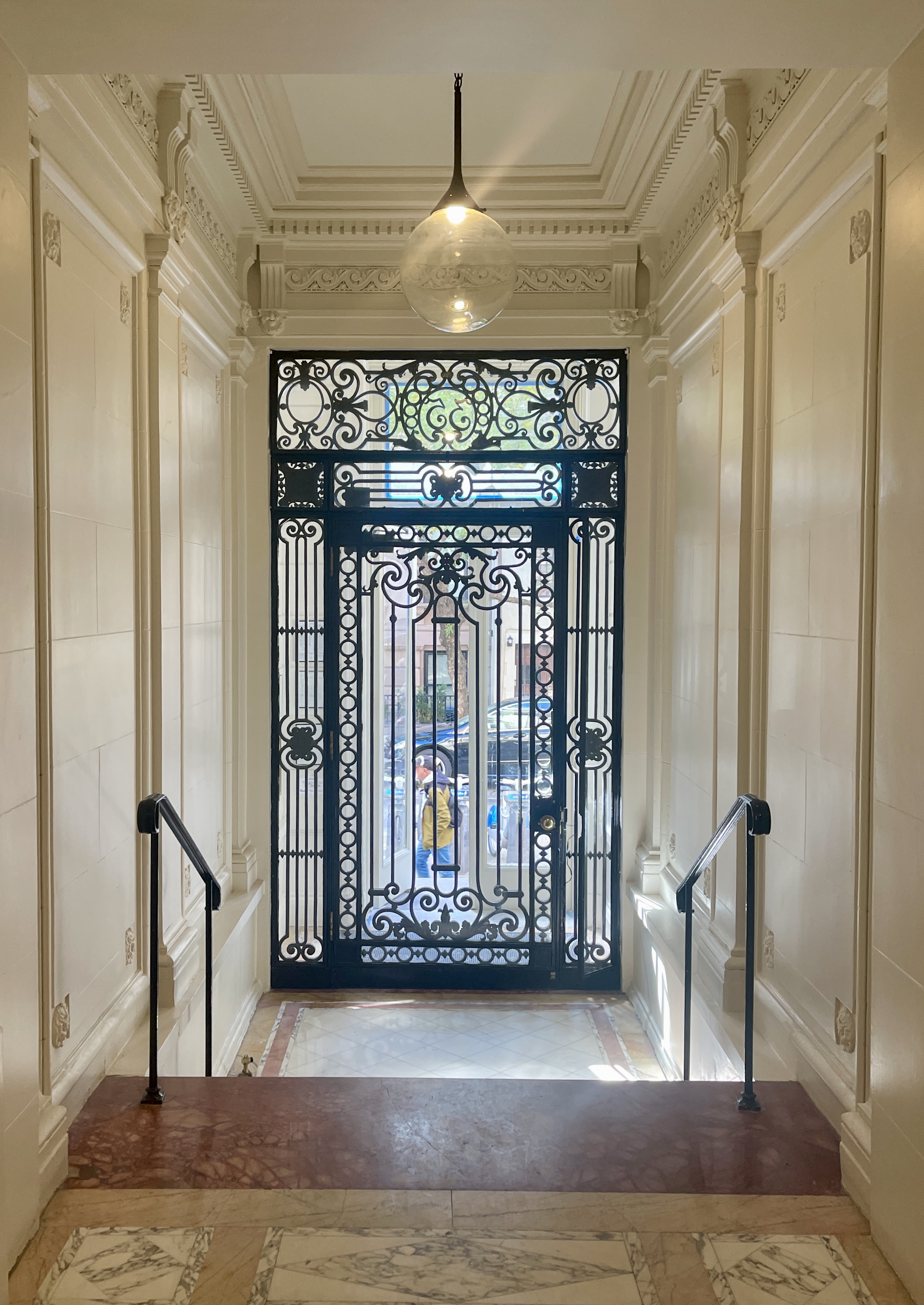 35 East 68th Street, Unit 2A Manhattan, NY 10021 - Photo 18 of 19 a view of entryway