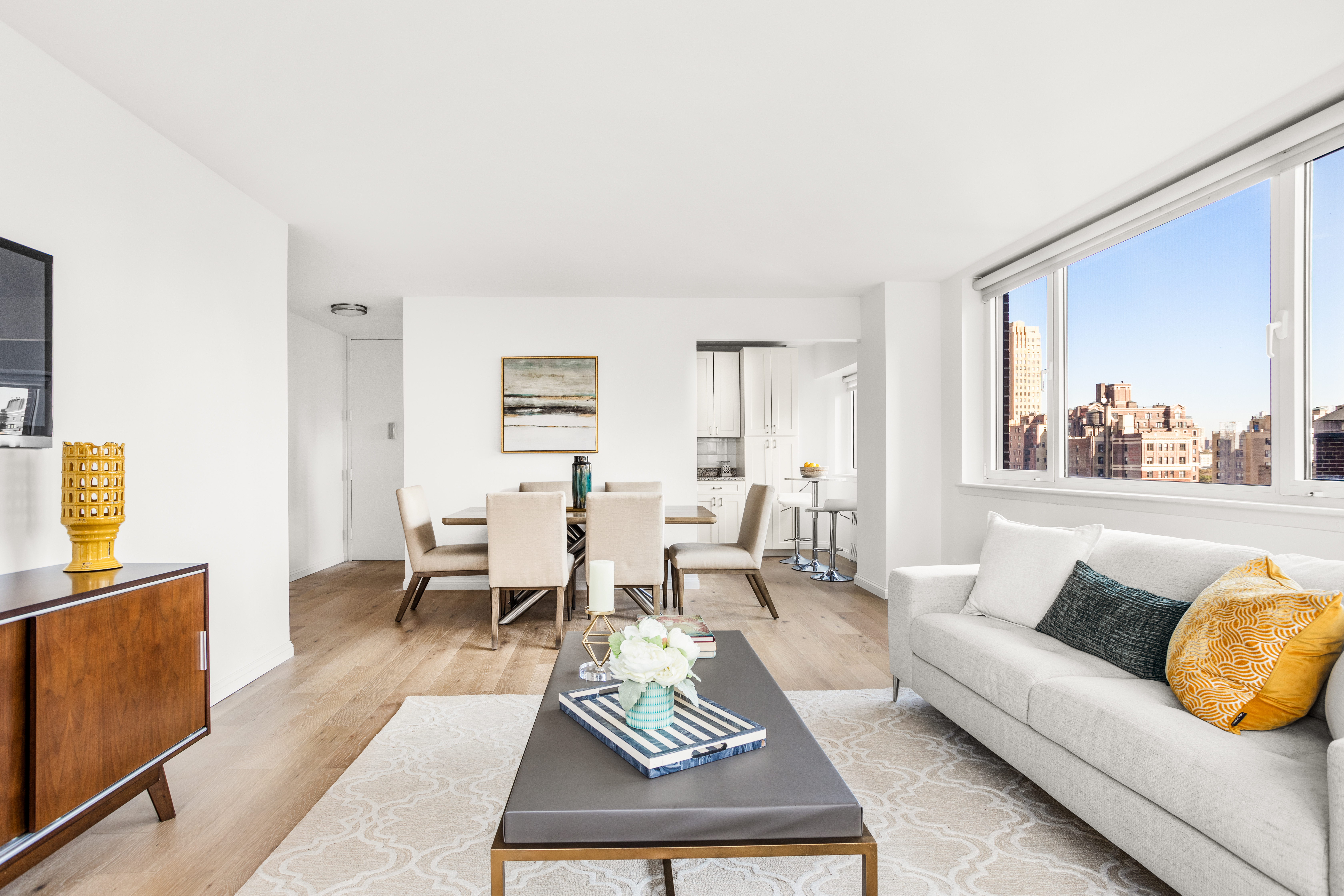 45 West 67th Street, Unit 16B Manhattan, NY 10023 - Photo 3 of 12