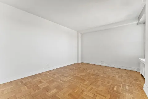 $565,000 | 900 West 190th Street, Unit 11A | Hudson Heights