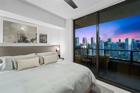 $400,000 | 601 Northeast 1st Avenue, Unit 3210, Miami, FL 33132