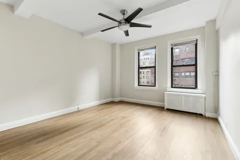 $560,000 | 321 East 54th Street, Unit 9B | Sutton Place