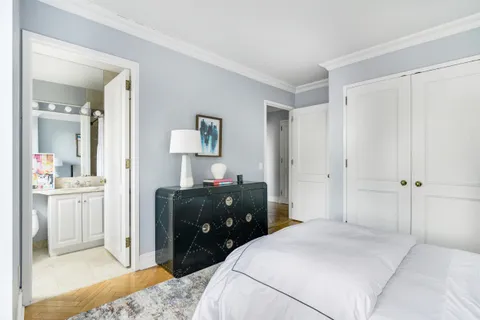 $2,290,000 | 2 Columbus Avenue, Unit 17C | Upper West Side