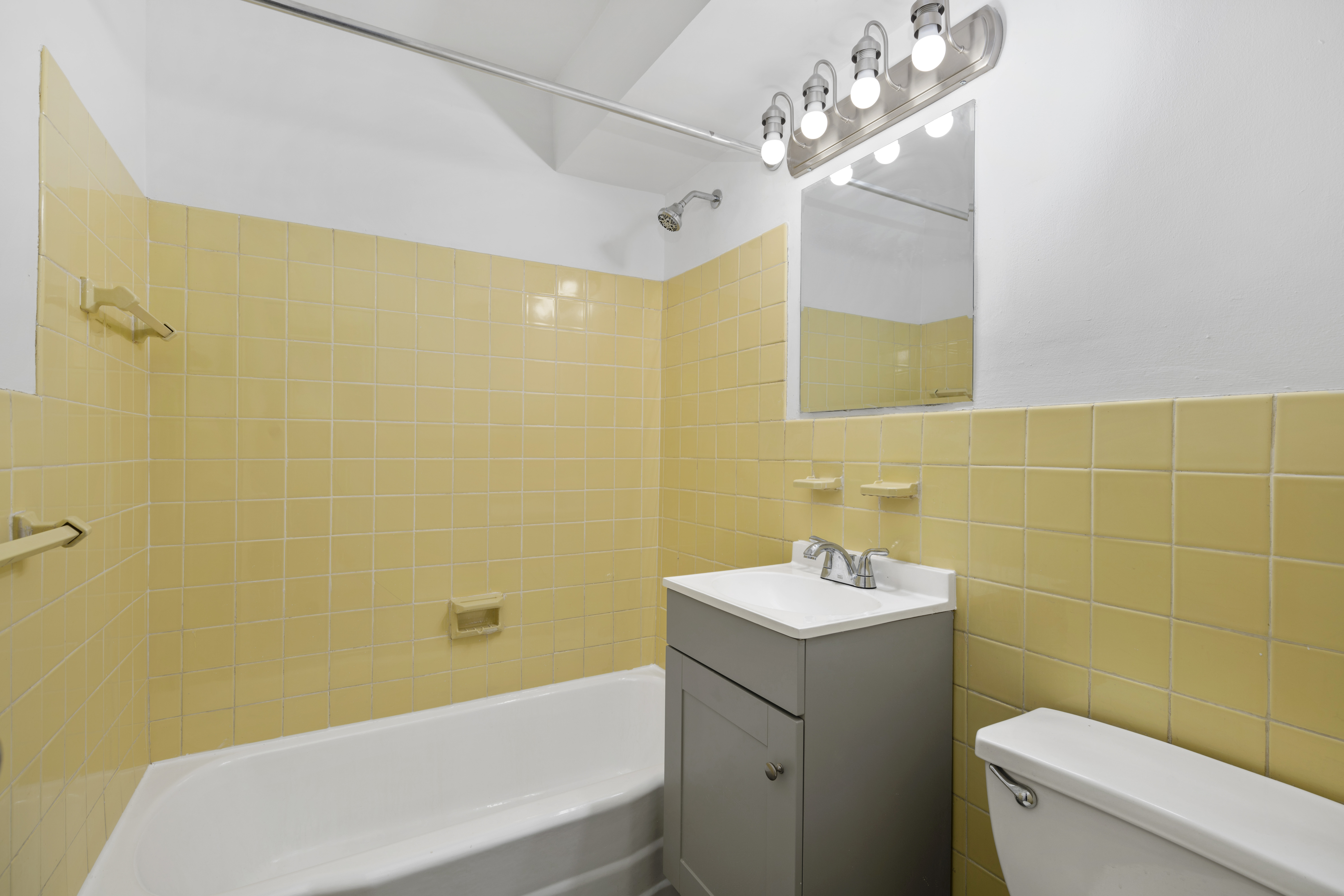 215 Park Row, Unit 15F Manhattan, NY 10038 - Photo 8 of 9