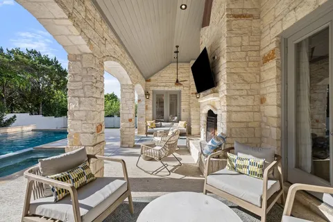 $1,399,000 | 22 Autumn Oaks Drive, Austin, TX 78738
