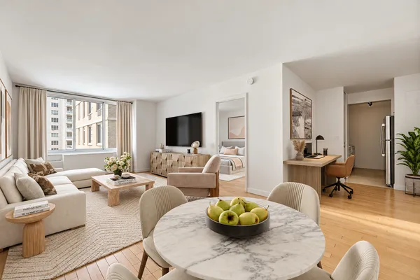 $1,075,000 | 220 East 65th Street, Unit 8J | Lenox Hill