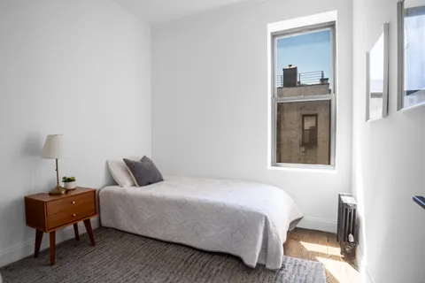 $645,000 | 17 East 17th Street, Unit D4 | Prospect Park South