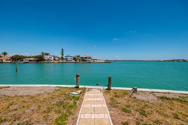 $995,000 | 11055 4th Street East, Treasure Island, FL 33706