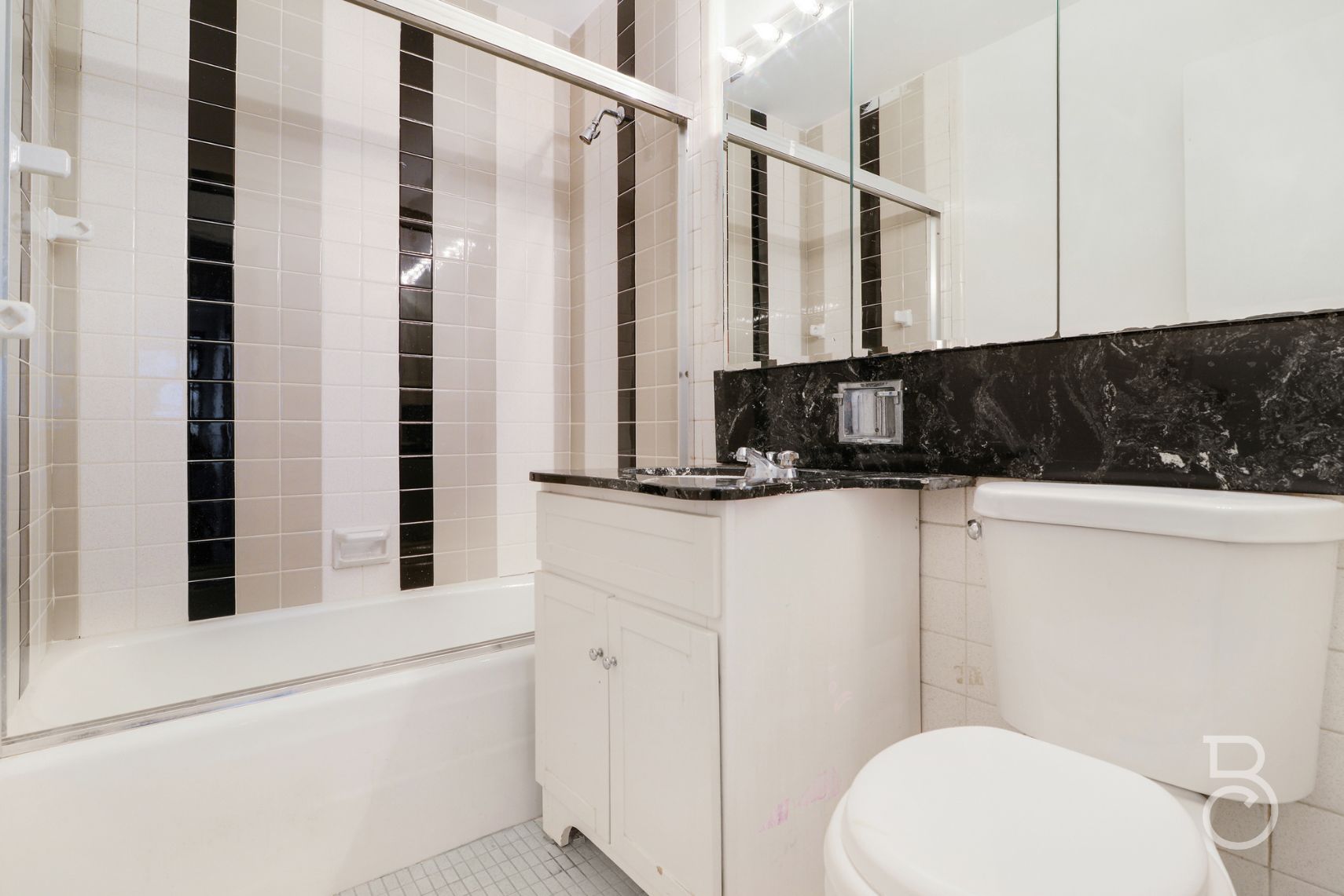 18-05 215th Street, Unit 4F Queens, NY 11360 - Photo 10 of 22