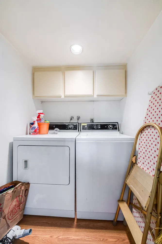 $849,000 | 10409 Riverside Drive, Unit 203, Toluca Lake, CA 91602