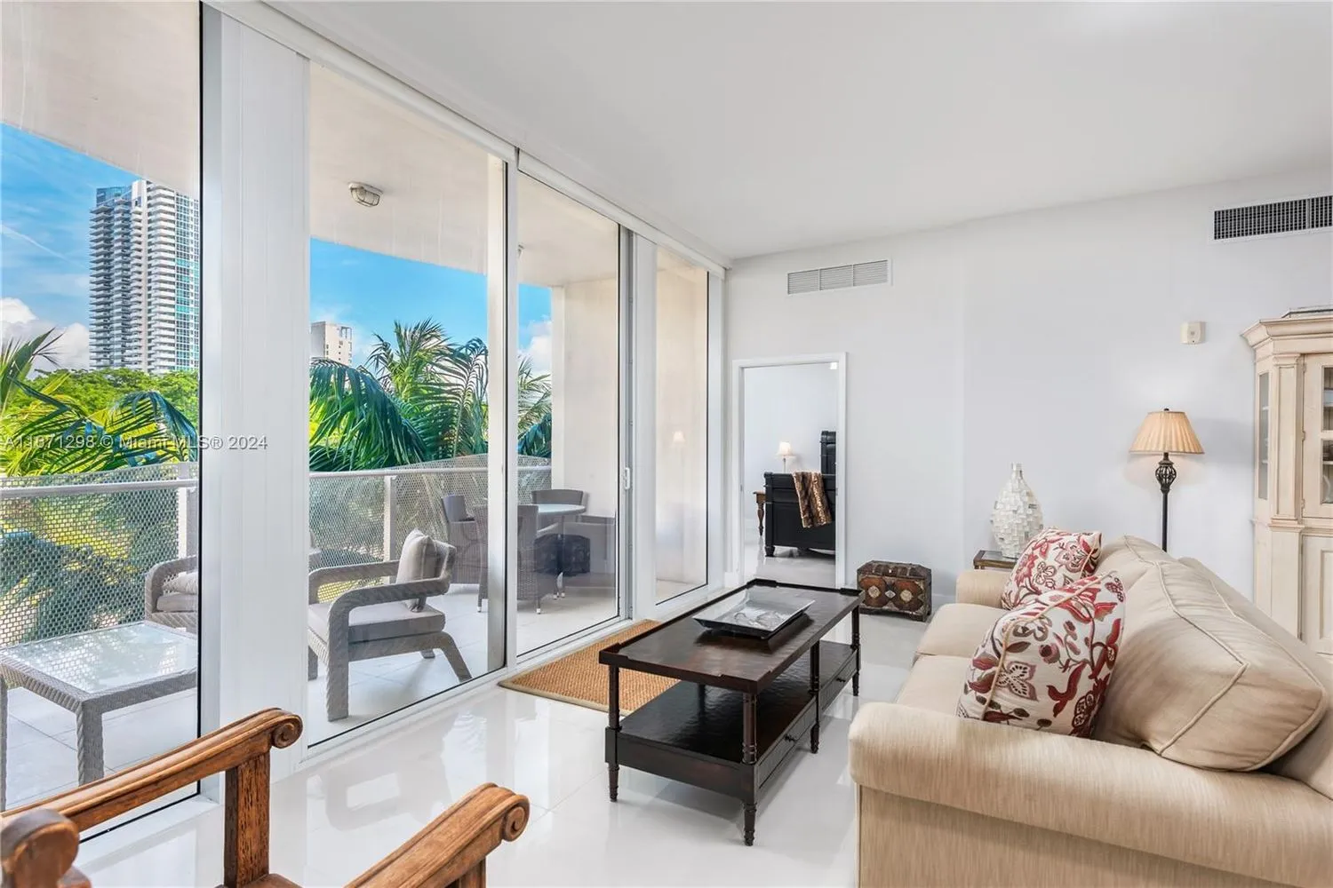 $1,050,000 | 2100 Park Avenue, Unit 301, Miami Beach, FL 33139