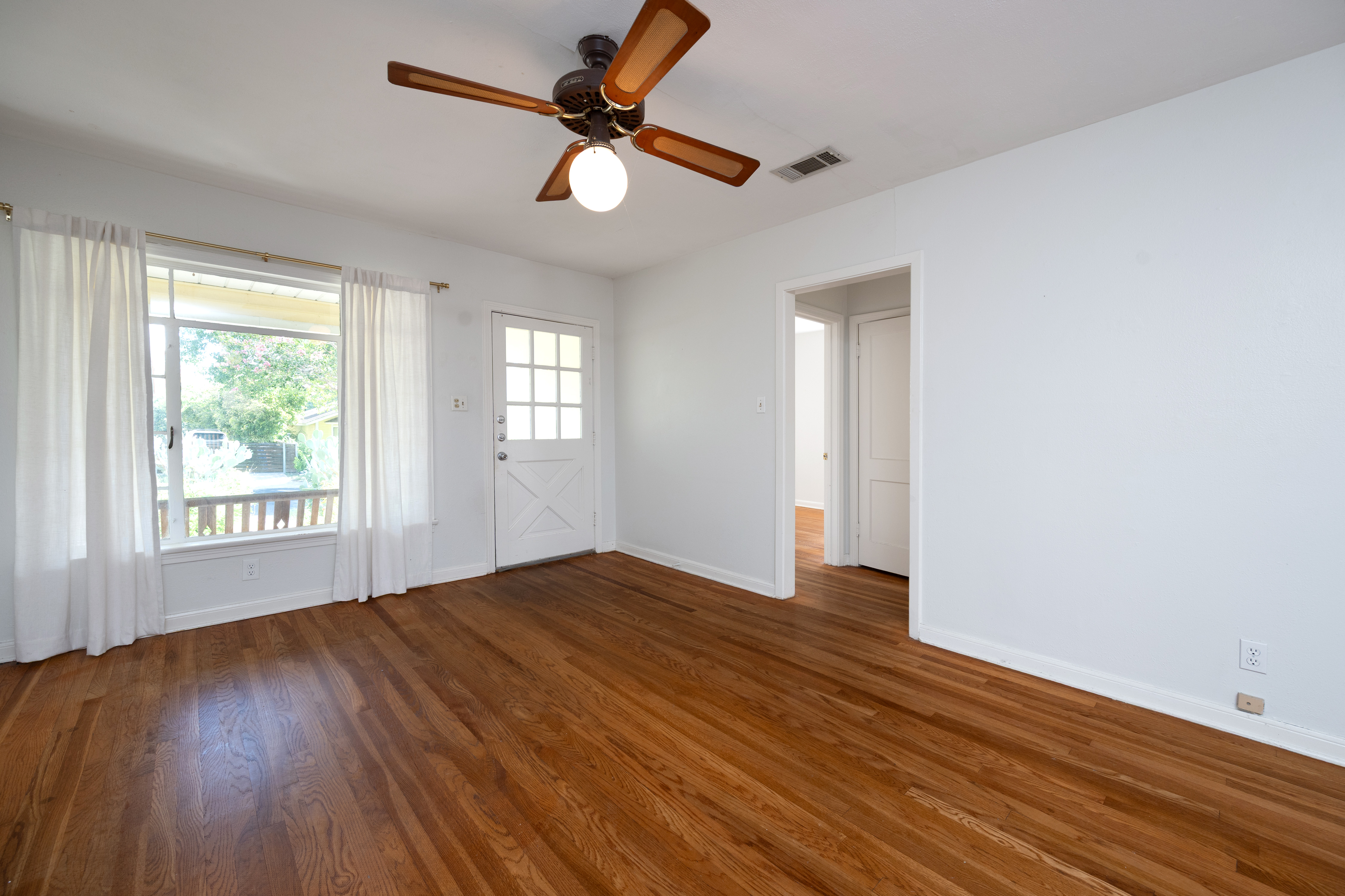 2107 Rabb Glen Street Austin, TX 78704 - Photo 9 of 30