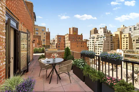 $1,750,000 | 151 East 83rd Street, Unit PHC | Upper East Side