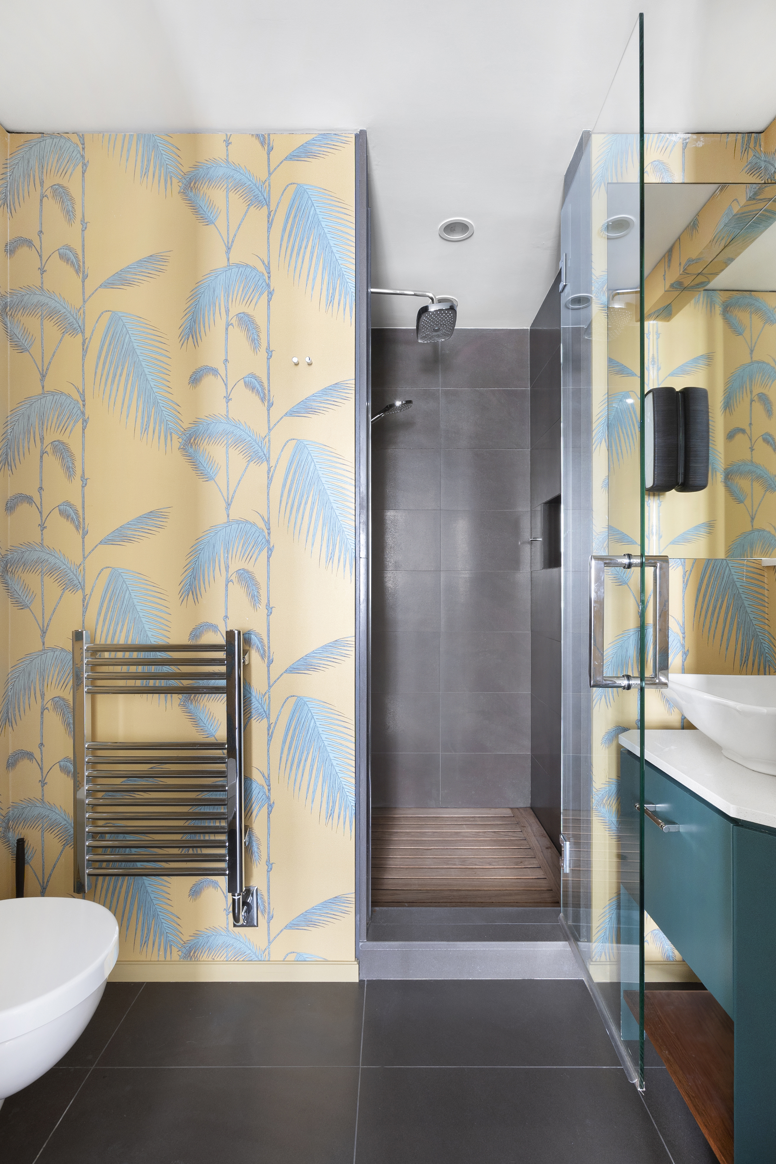 20 West 72nd Street, Unit 500 Manhattan, NY 10023 - Photo 11 of 12 a bathroom with a bathtub and a shower